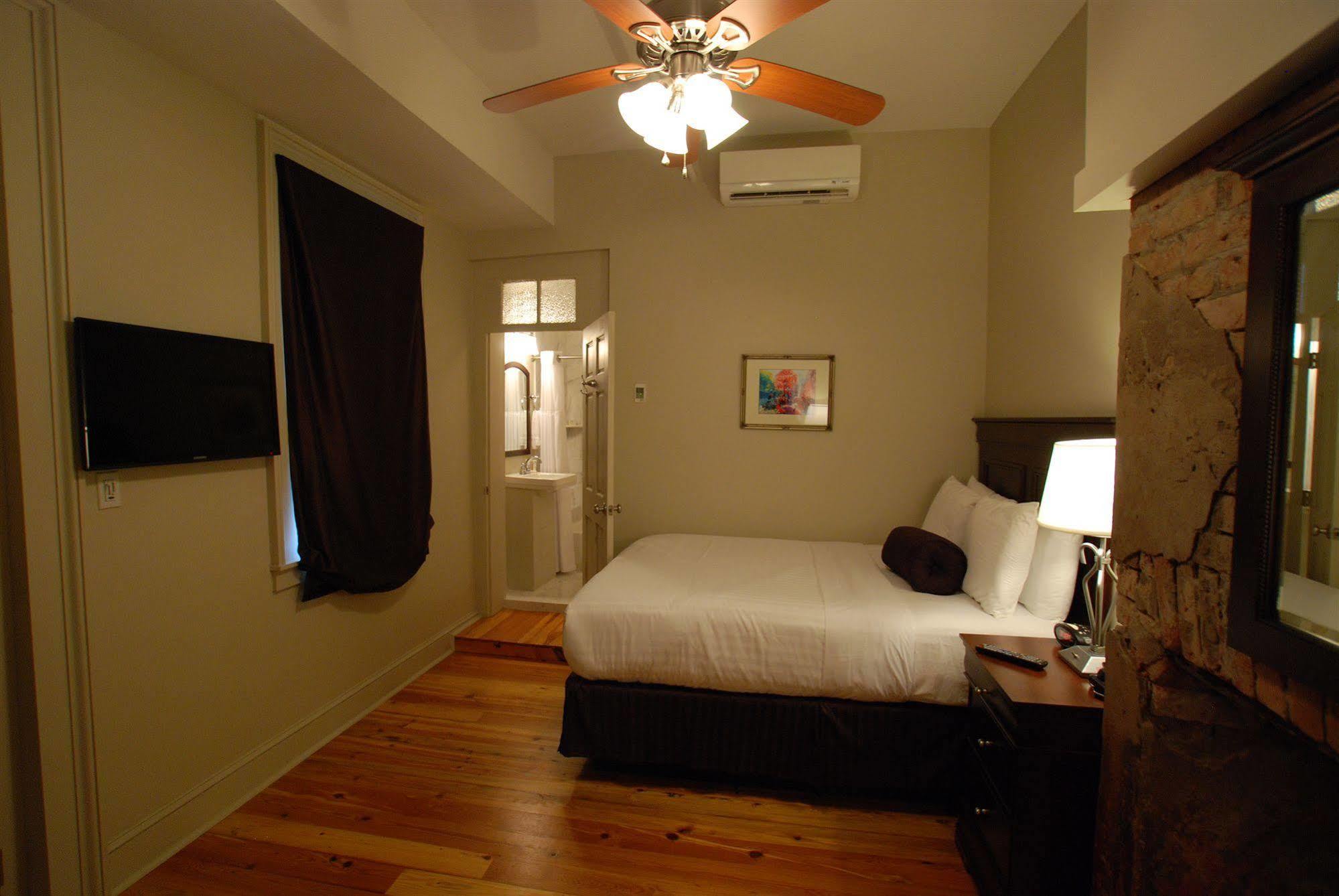 Inn On St. Ann, A French Quarter Guest Houses Property Новый Орлеан Экстерьер фото